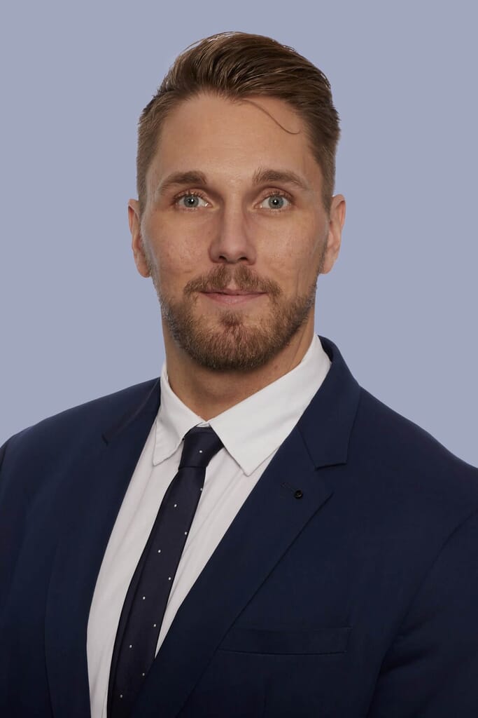 team-mark-byrne.jpg?w=683&h=1024&scale