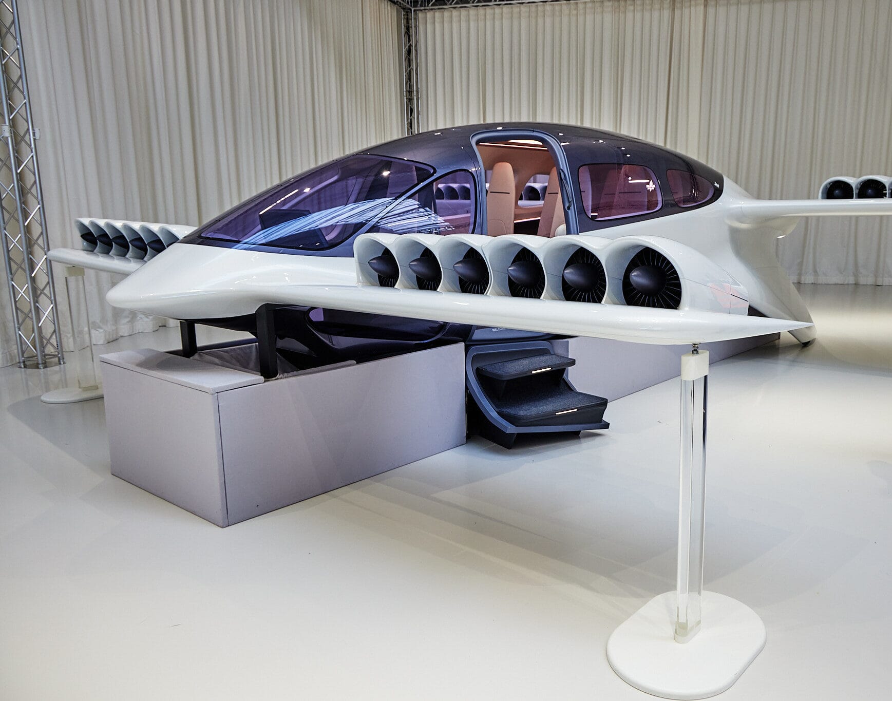 Lilium-Lo-Res-1-e1714130181578